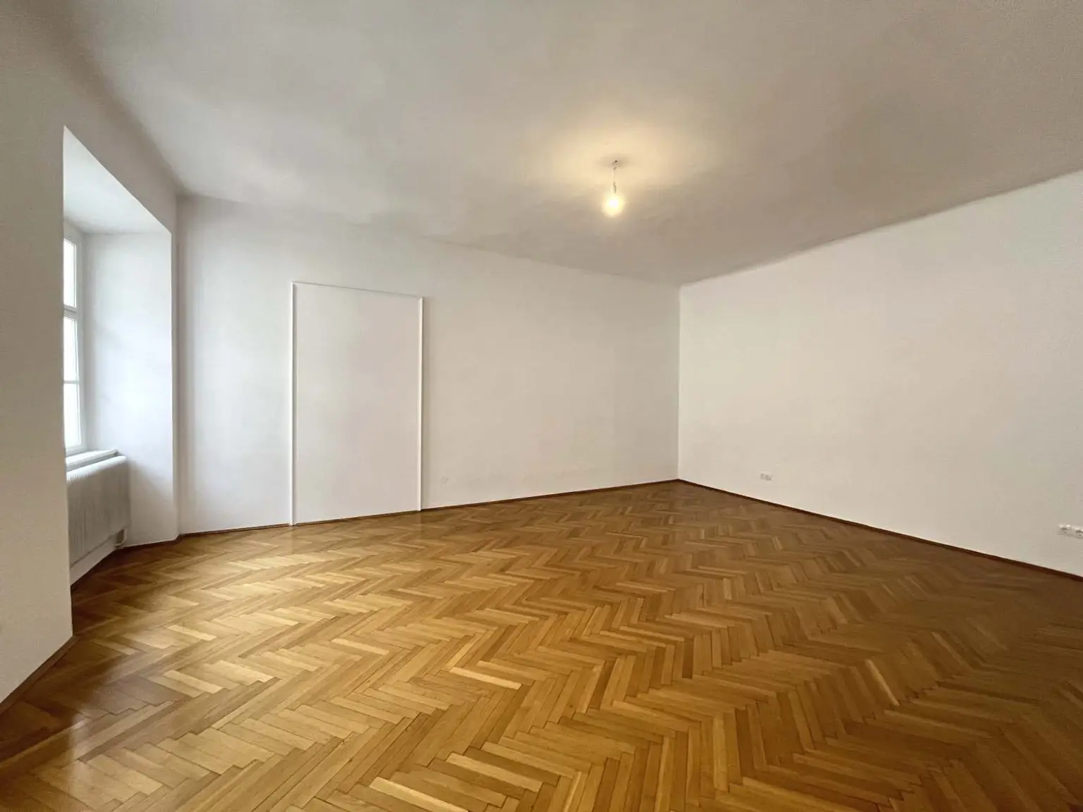 Geräumige 4-Zimmer-Wohnung in top Lage des 1. Bezirks!