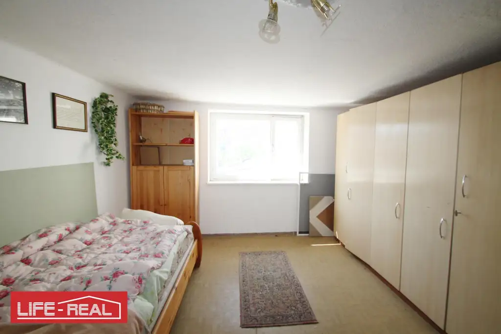 stark sanierungsbedürftiges Markthaus in Niederwaldkirchen