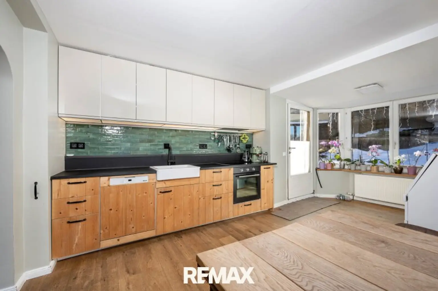 "Zukunft mit Aussicht" – Haus mit 4 Apartments und Eigentümerwohnung