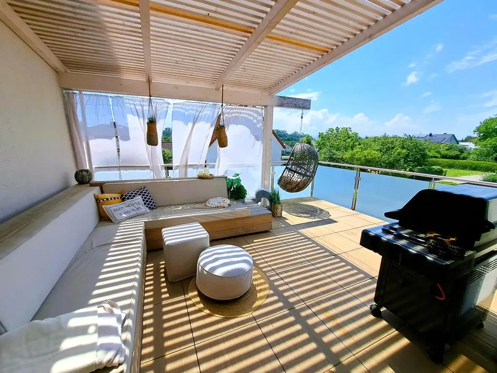 Wohnjuwel mit 2 Wohnungen (ca. 290 m² Wfl.), 2 Terrassen, Gartenareal mit Pool & Poolhaus - Neuzeug