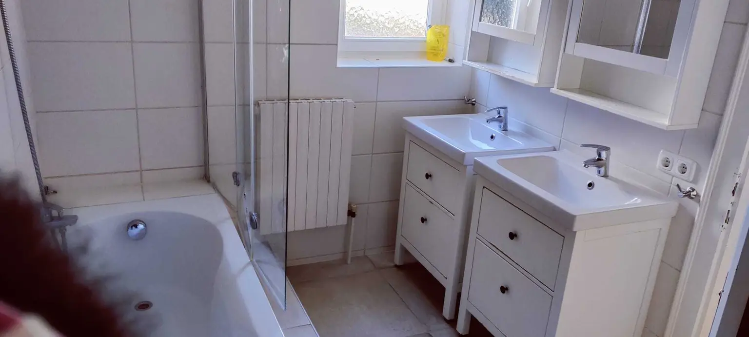 Eine sehr schöne 4 Zimmer-Wohnung mit Balkon im 1. Stock, in Gmunden, in ruhiger Lage.