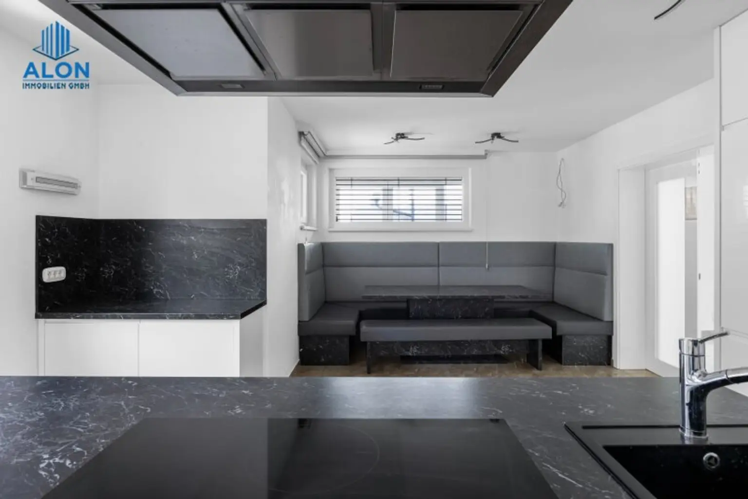 EXKLUSIVES WOHNHAUS | WOHNTRAUM | GROSSER GARTEN MIT WHIRLPOOL & SAUNA