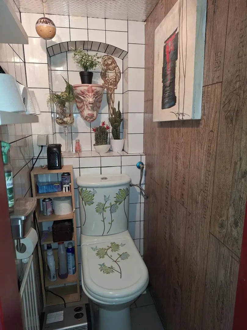 Villa Kunterbunt für Heimwerker / interessantes, kreatives und fröhliches Einfamilienhaus mit 5 Zimmern in ruhiger Seitengasse.