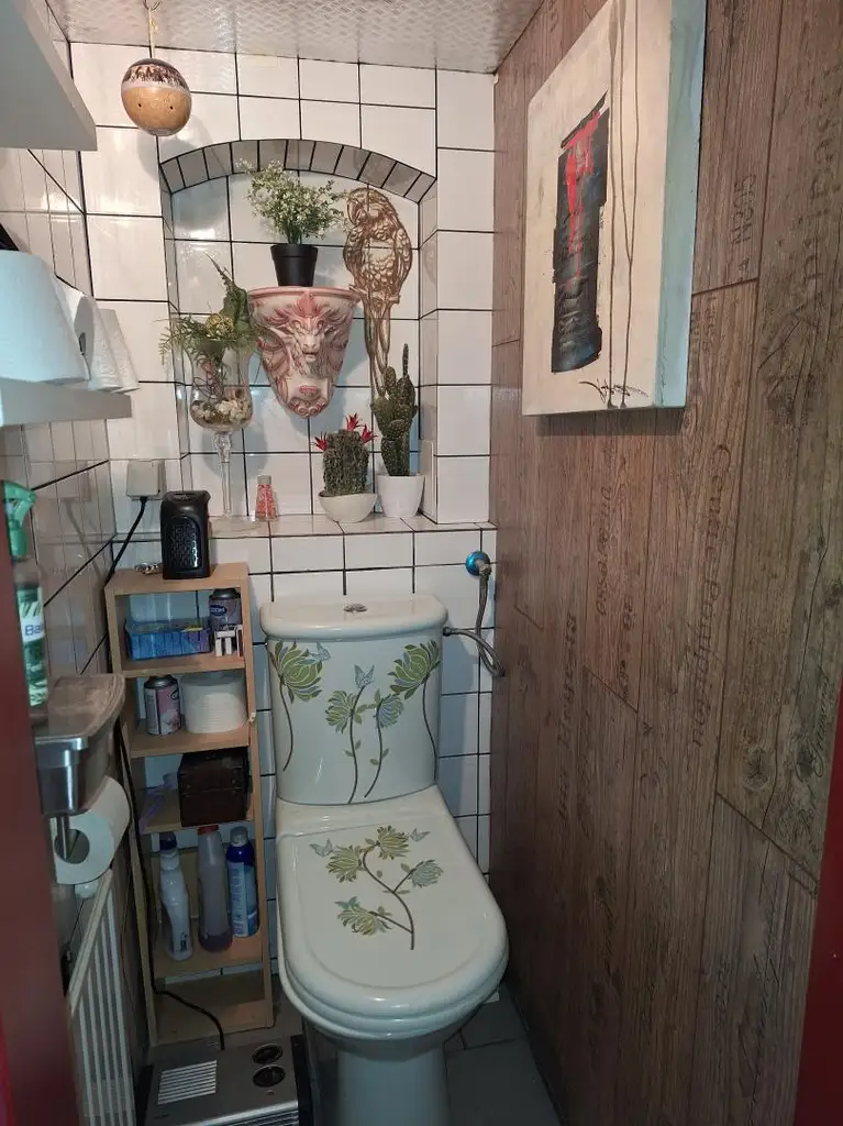 Villa Kunterbunt für Heimwerker / interessantes, kreatives und fröhliches Einfamilienhaus mit 5 Zimmern in ruhiger Seitengasse.