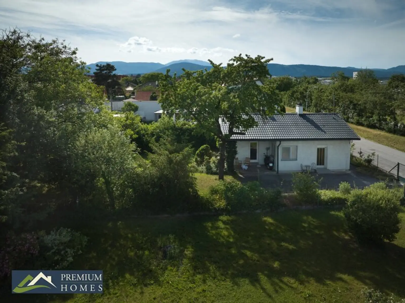 NEUNKIRCHEN - Ferienhaus mit großem Garten