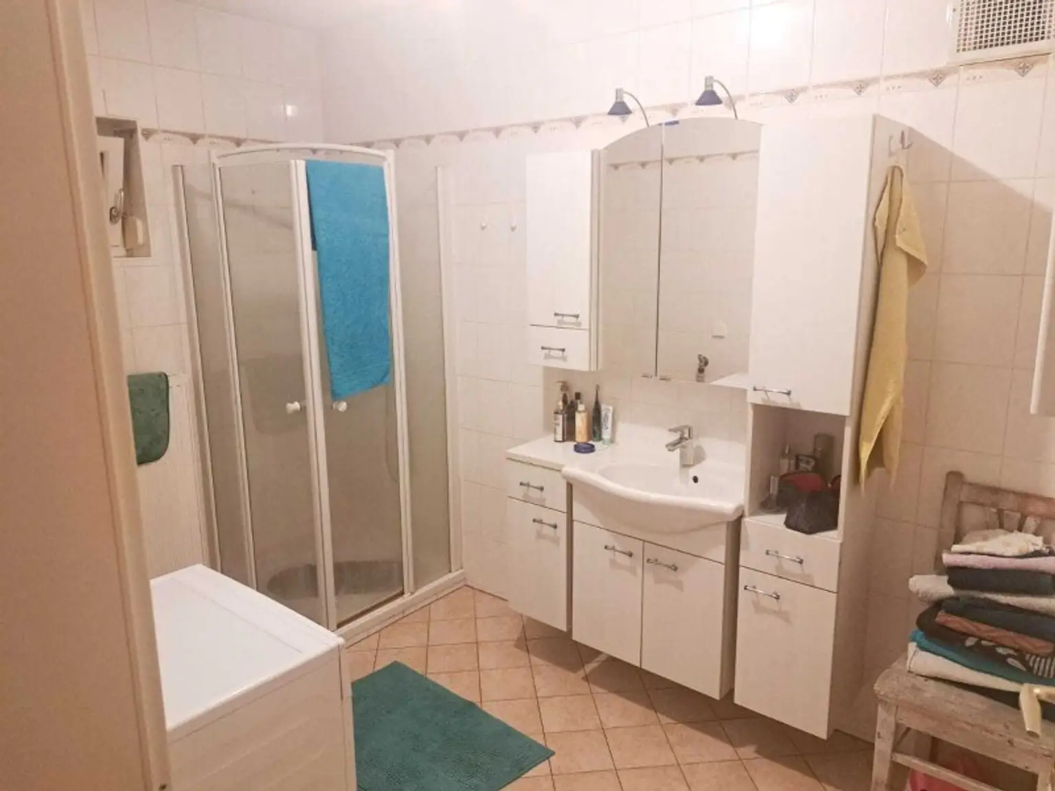 Wohnen auf einer Ebene: Gepflegtes Haus mit Garten und Doppelgarage in Unterwart