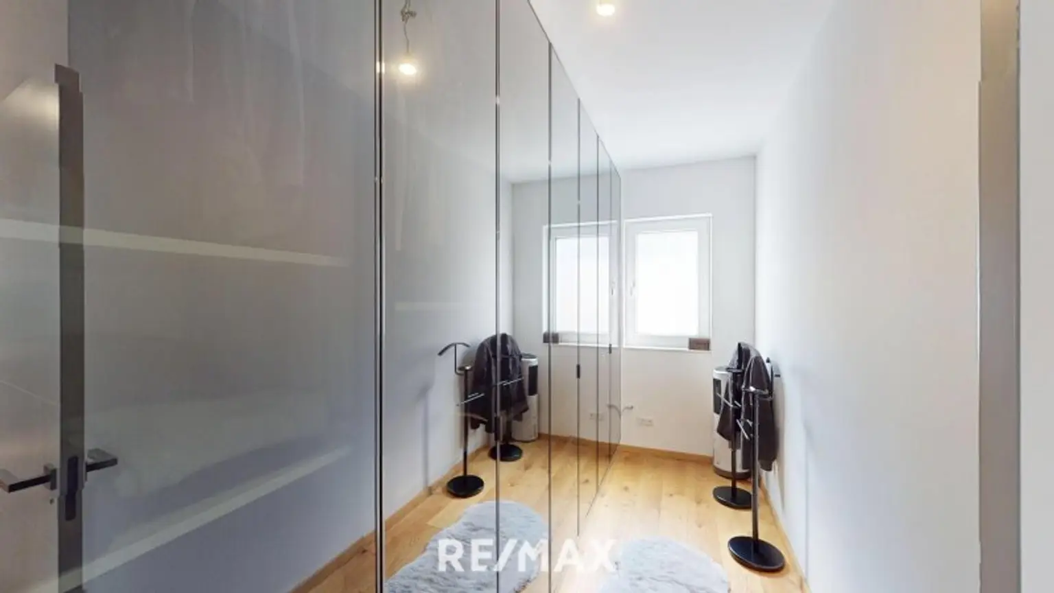 REPRÄSENTATIVE TRAUMVILLA IN BESTLAGE VON HIMBERG NÄHE WIEN & U1