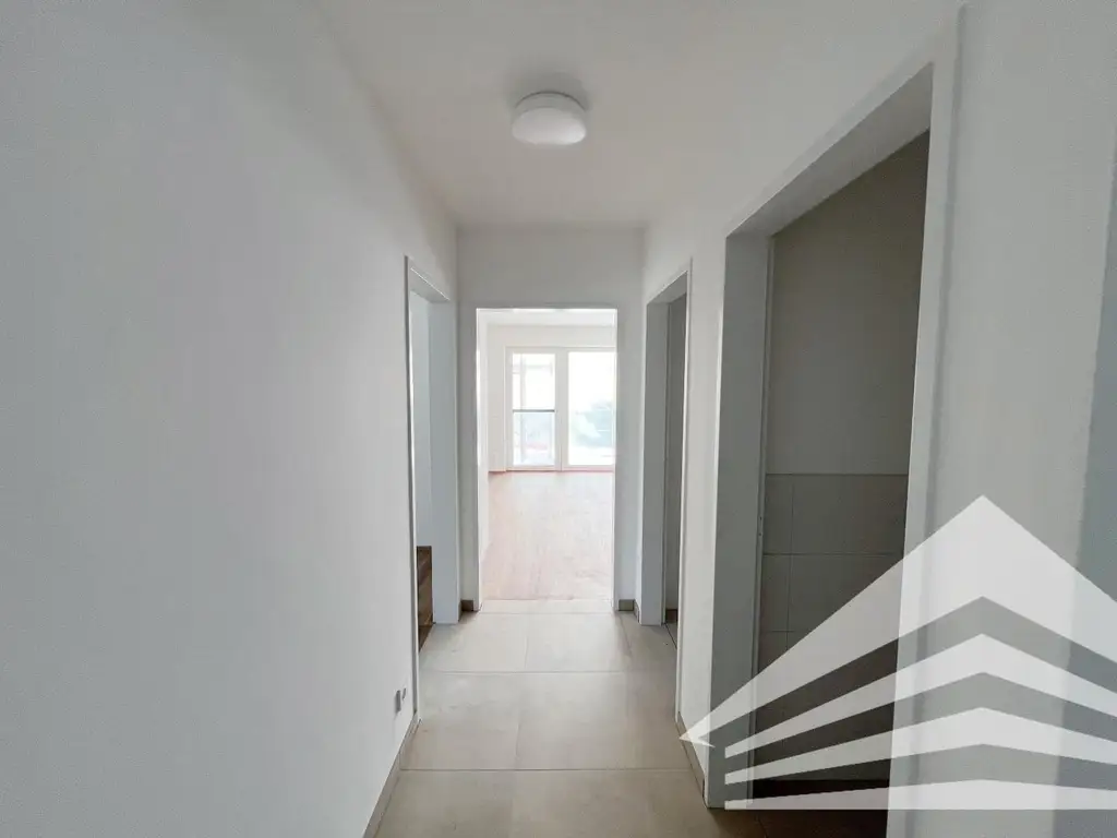 Lichtdurchflutete 3-Zimmer Wohnung mit großem Balkon in Puchenau!