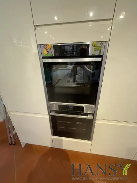 Neuwertiges Traum-Einfamilienhaus in Pfaffstätten: Stil, Pool und Gartenparadies!