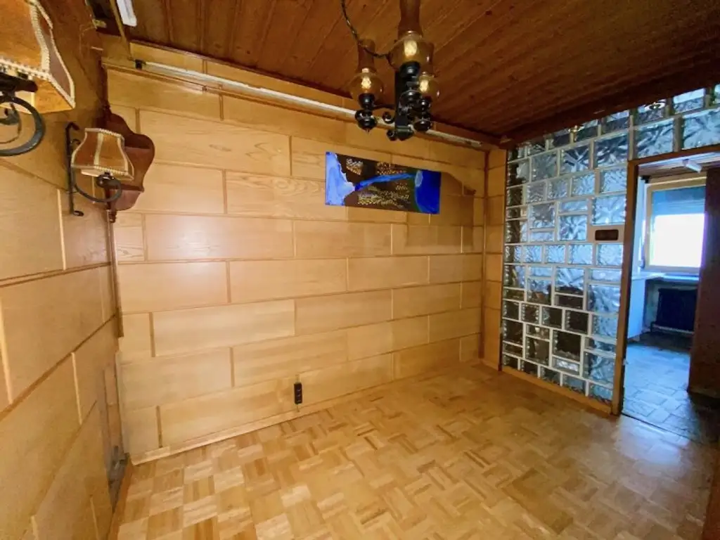 4 ZIMMER-Wohnung zu SANIEREN mit HOFSEITIGER LOGGIA