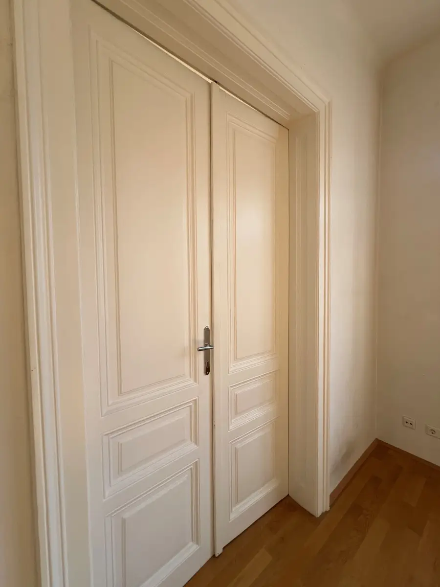 14 | CHARMANTE 2 Zimmer ALTBAUWOHNUNG  mit Balkon – Unbefristet | Prima Service Immobilien