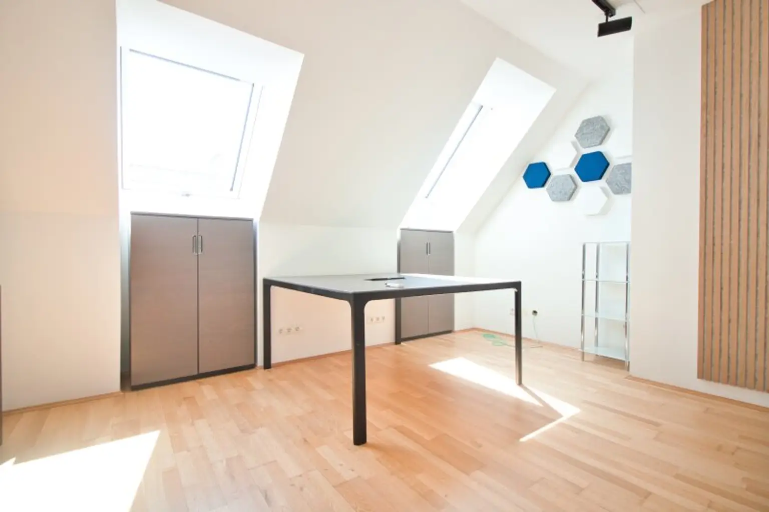Wohlfühlwohnung mit 4 Zimmern | Terrasse mit Beschattung | Klima | zentral begehbar & ruhig gelegen