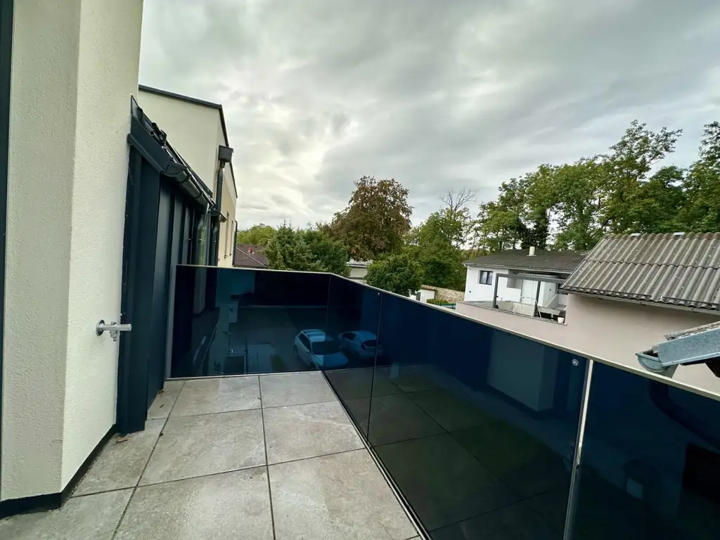 Erstbezug! Top 6! Wunderschöne zentrumsnahe 3-Zimmer Wohnung mit Balkon!