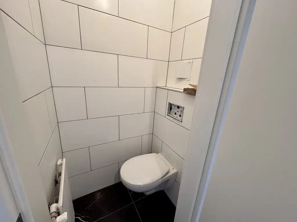 TOP SANIERTE NEUBAUWOHNUNG NUR WENIGE SCHRITTE ZUR U1