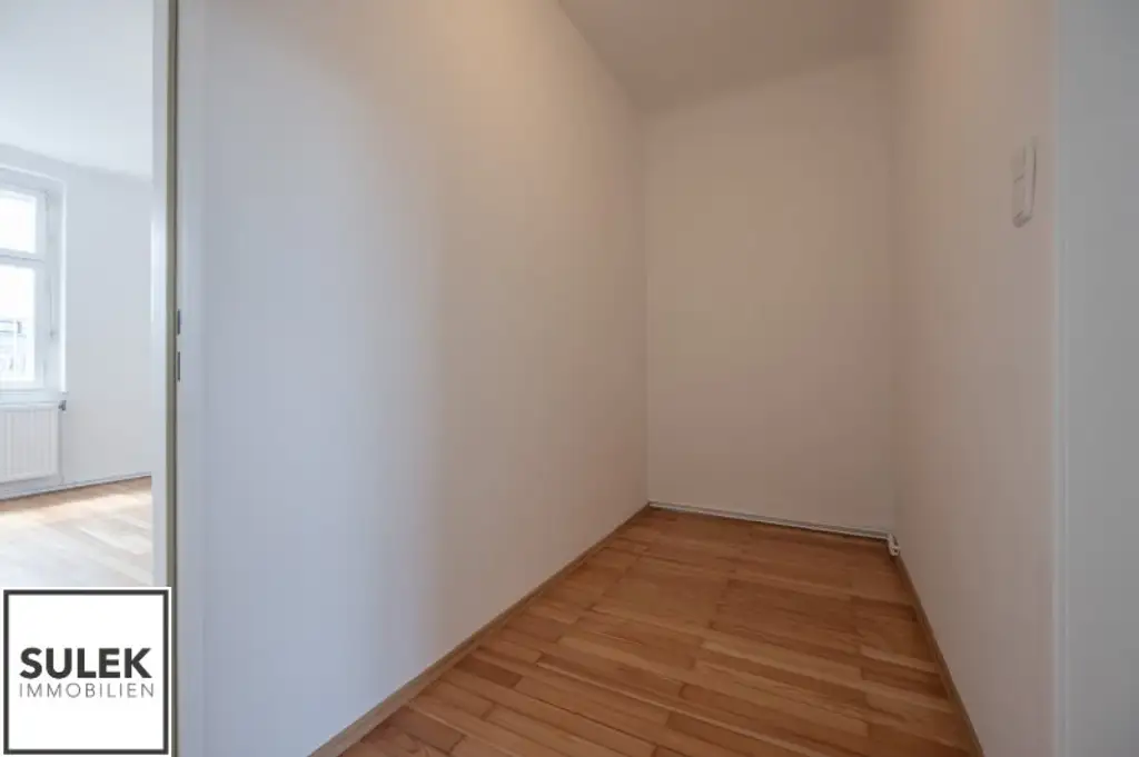Großzügige 4-Zimmer-Wohnung am Brahmsplatz – Top-Lage im 4. Bezirk
