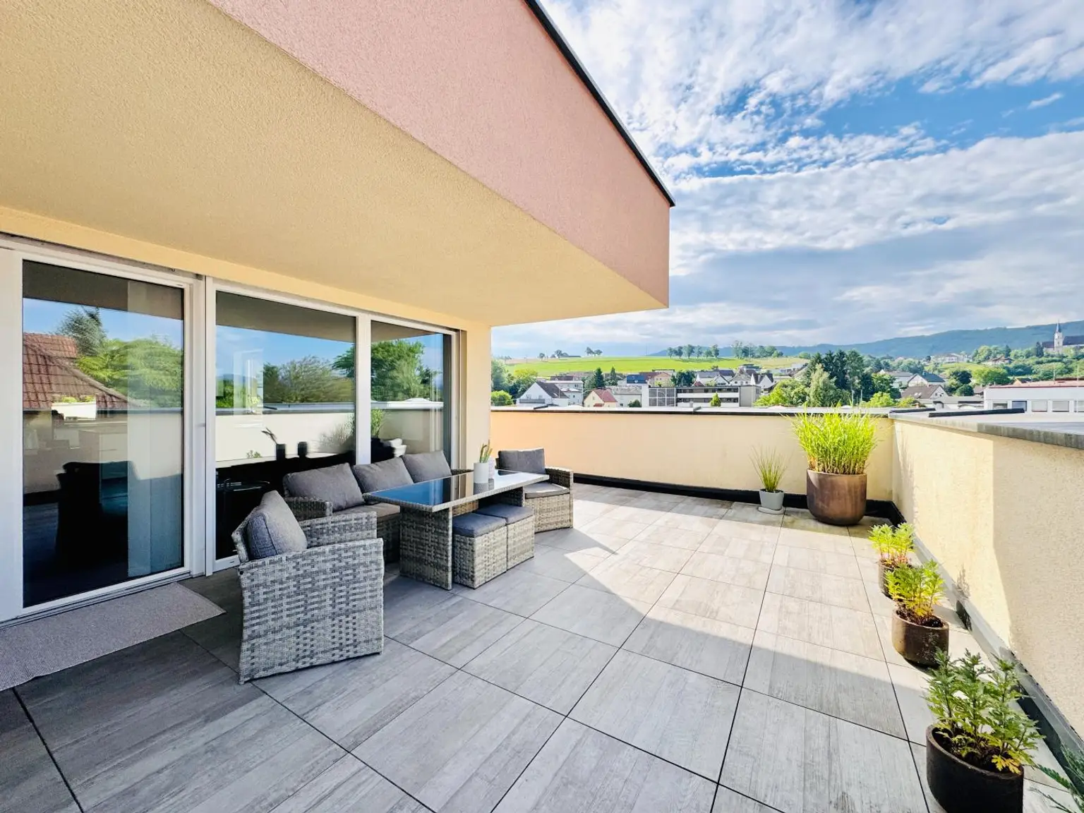 PENTHOUSEWOHNUNG *modern & aussichtsreich *4-Zimmer