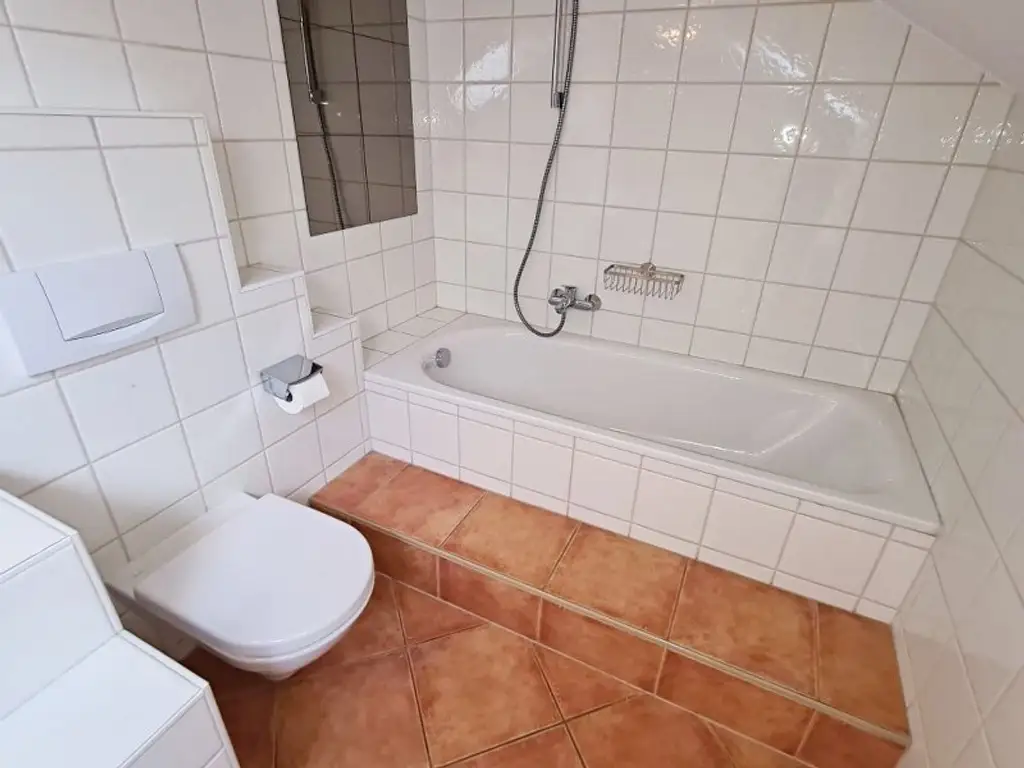 ZELINKAGASSE, DACHGESCHOSS, klimatisierte 157 m2 Maisonette mit 18 m2 Terrasse, 4 Zimmer, Küche, Wintergarten, 2 Bäder, Börse-Nähe