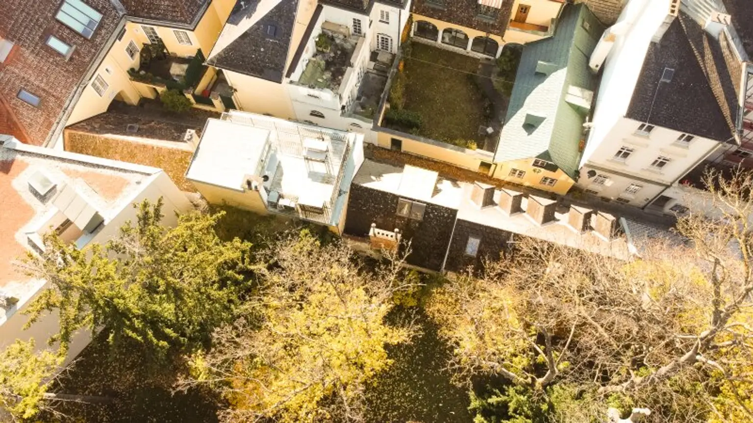 Haus im Landhausstil – teilweise sanierungsbedürftige Rarität im Schlosser Gässchen, direkt in der Fußgängerzone