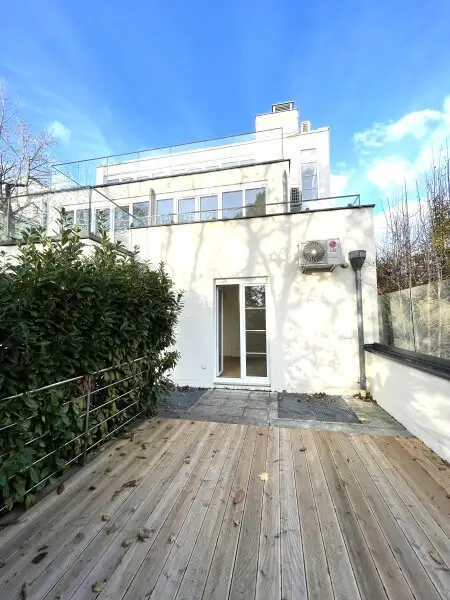 Prestige Living in Sievering: Großzügige Gartenwohnung mit Stil