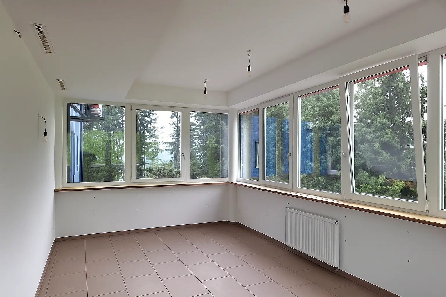Büro oder Geschäftsfläche mit Lagermöglichkeit und Parkplätze