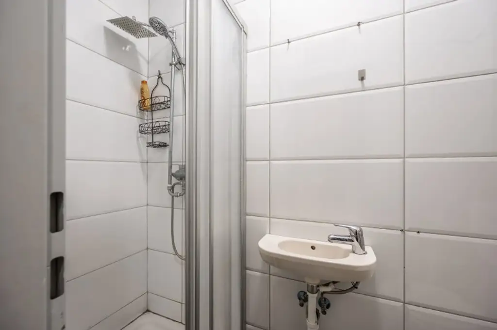 ++NEU++ sanierungsbedürftige 1-Zimmer Altbauwohnung in 1120!