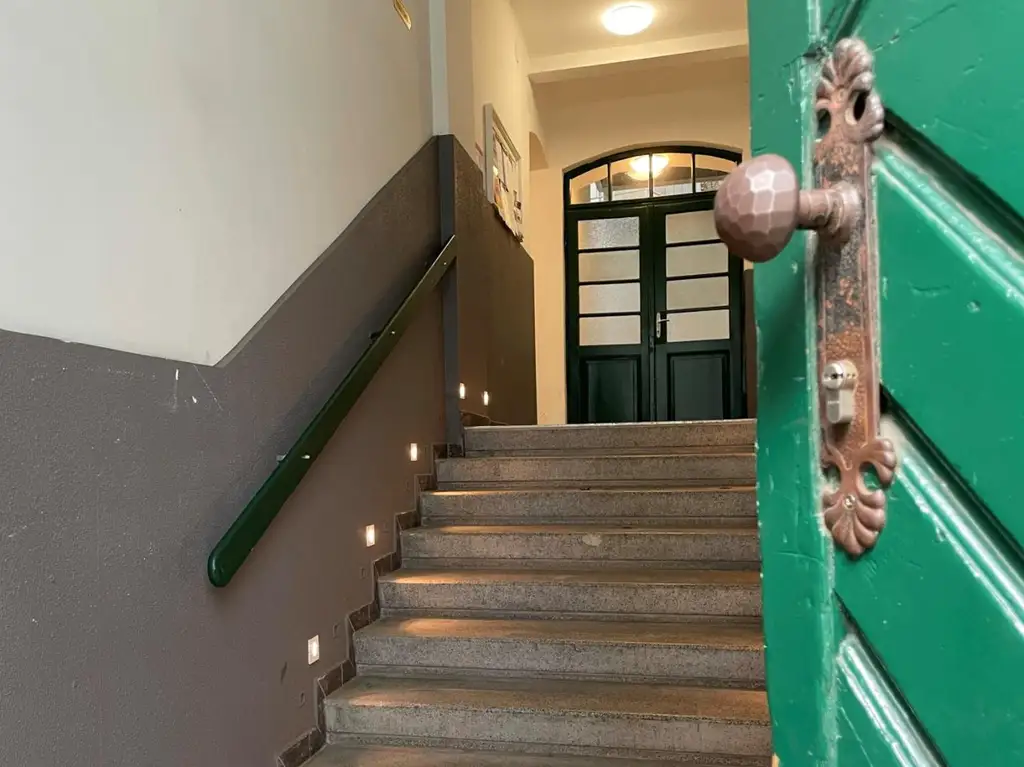 DACHGESCHOSS-Traum in Döbling: 3 Zimmer, sehr große Dachterrasse mit Ausblick, Balkon, 2 Loggien, Klimaanlage, Lift, Top-Ausstattung