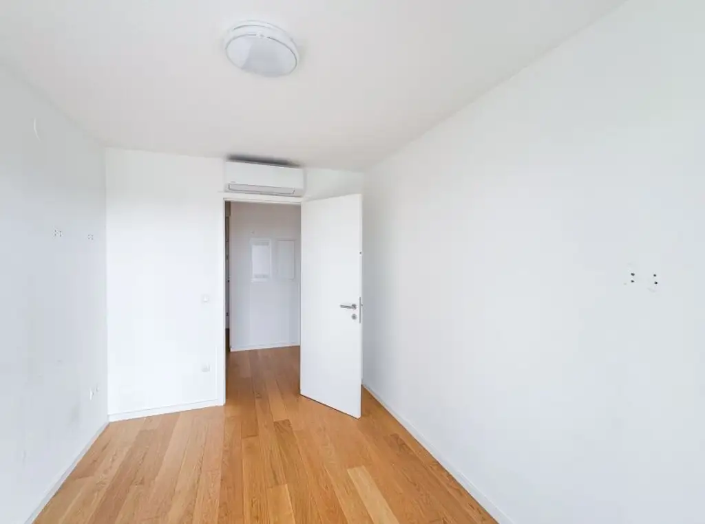 3-Zimmer-Wohnung mit Balkon & Blick auf die Alte Donau – Top-Zustand, klimatisiert, zentral begehbar!