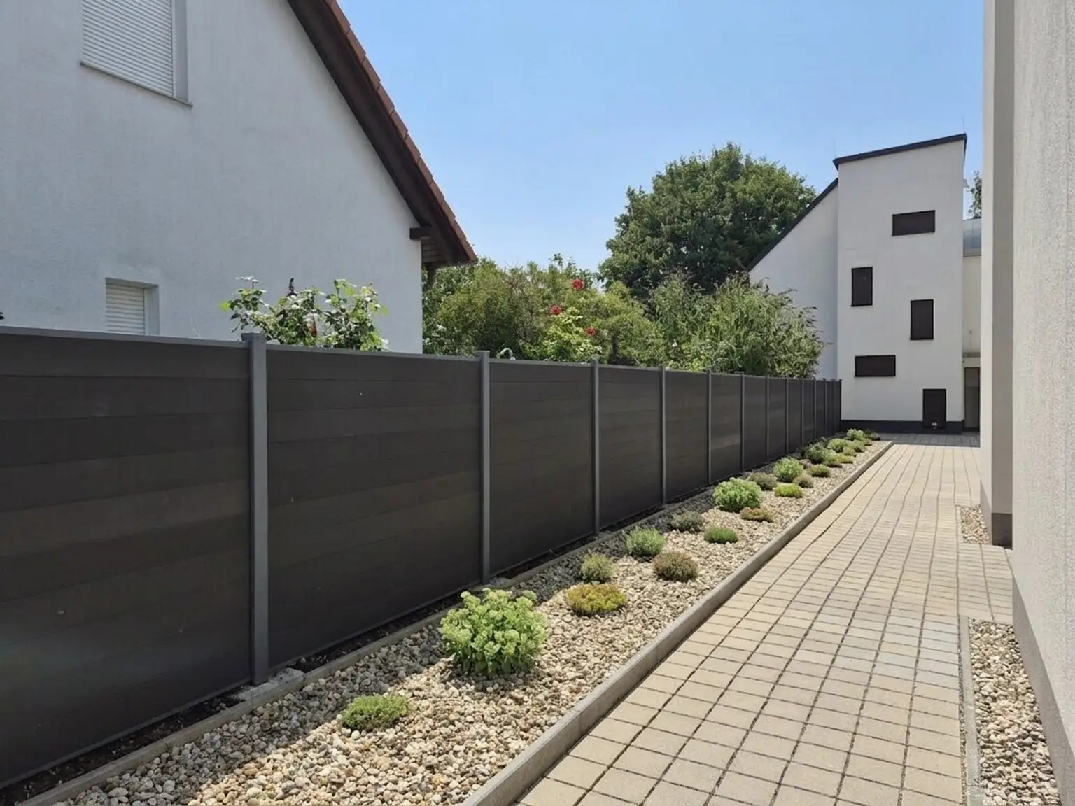 Reihenhaus mit Dachterrassen-Views – Dein Traumhaus wartet!