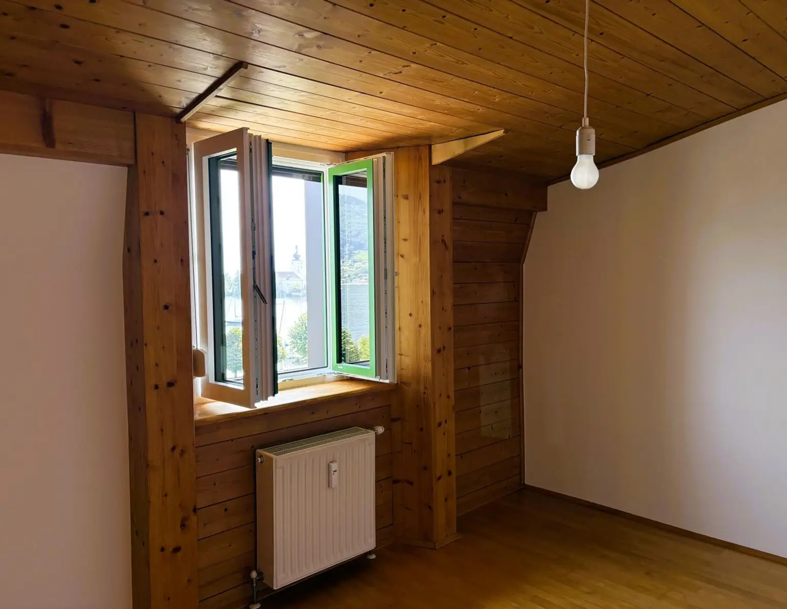 Gemütliche Dachgeschosswohnung an der Esplanade in Gmunden