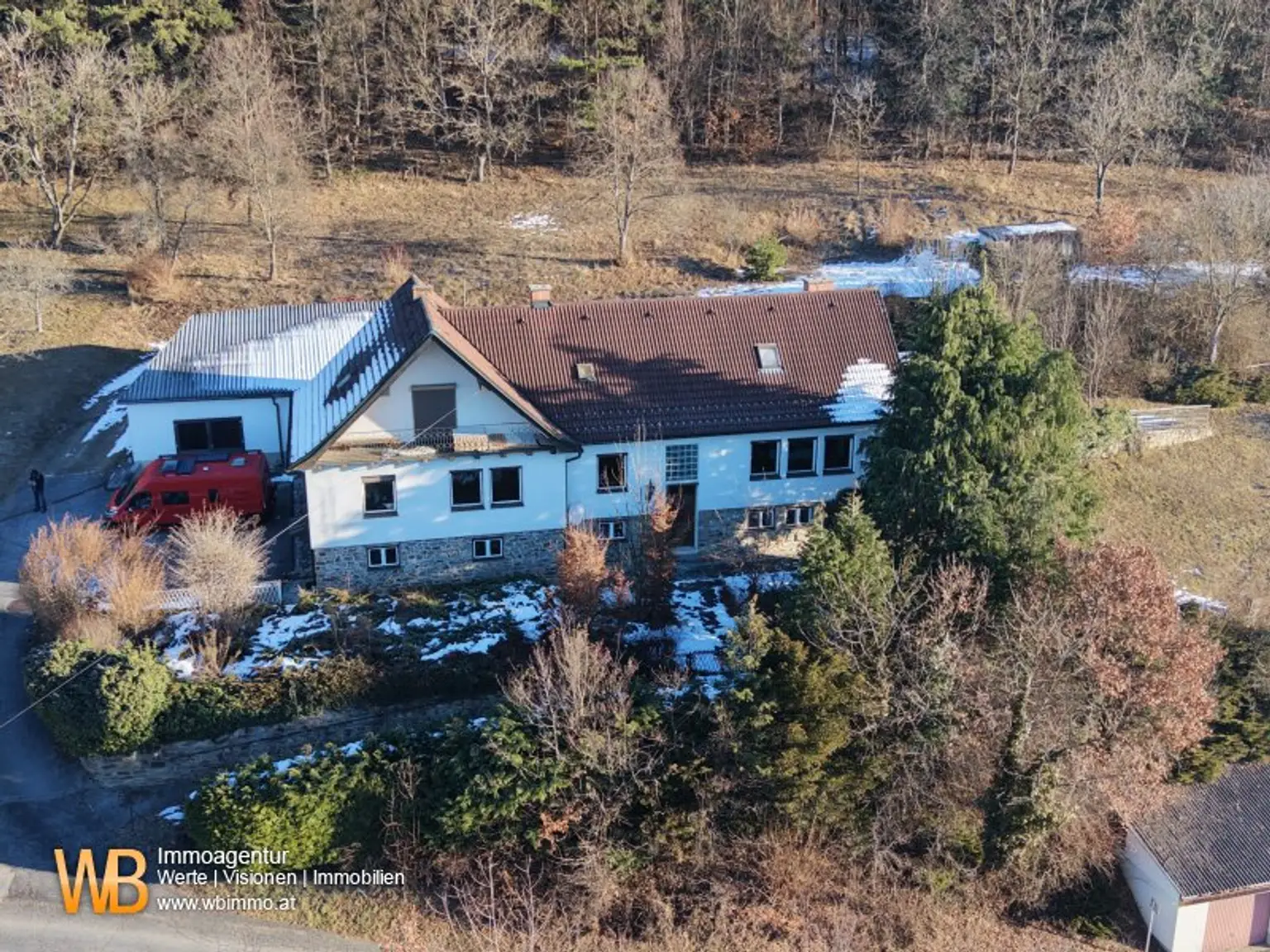 Fernblick 3 Geschoße, über 200m² WNFL + 100m² Lager + 4300m² Eigengrund