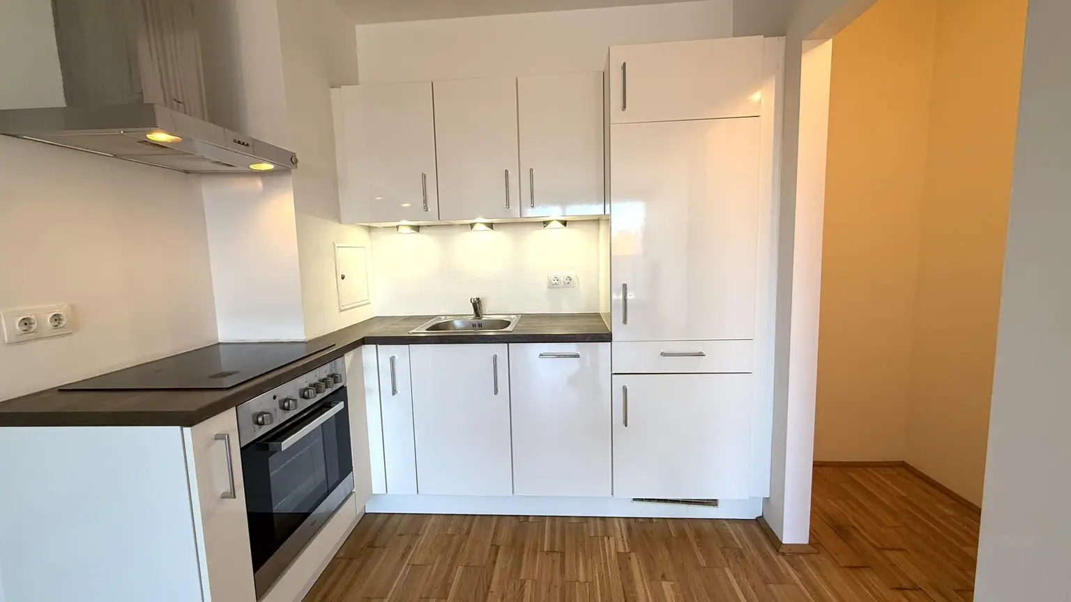 Neubauwohnung im Dachgeschoß mit 6,77m² großem SÜD-Balkon