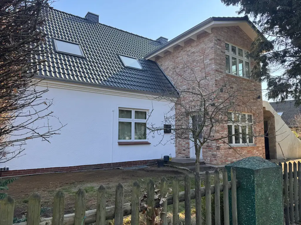 Charmante 2,5-Zimmer-Wohnung mit eigenem Garten in idyllischer Lage von Drestedt