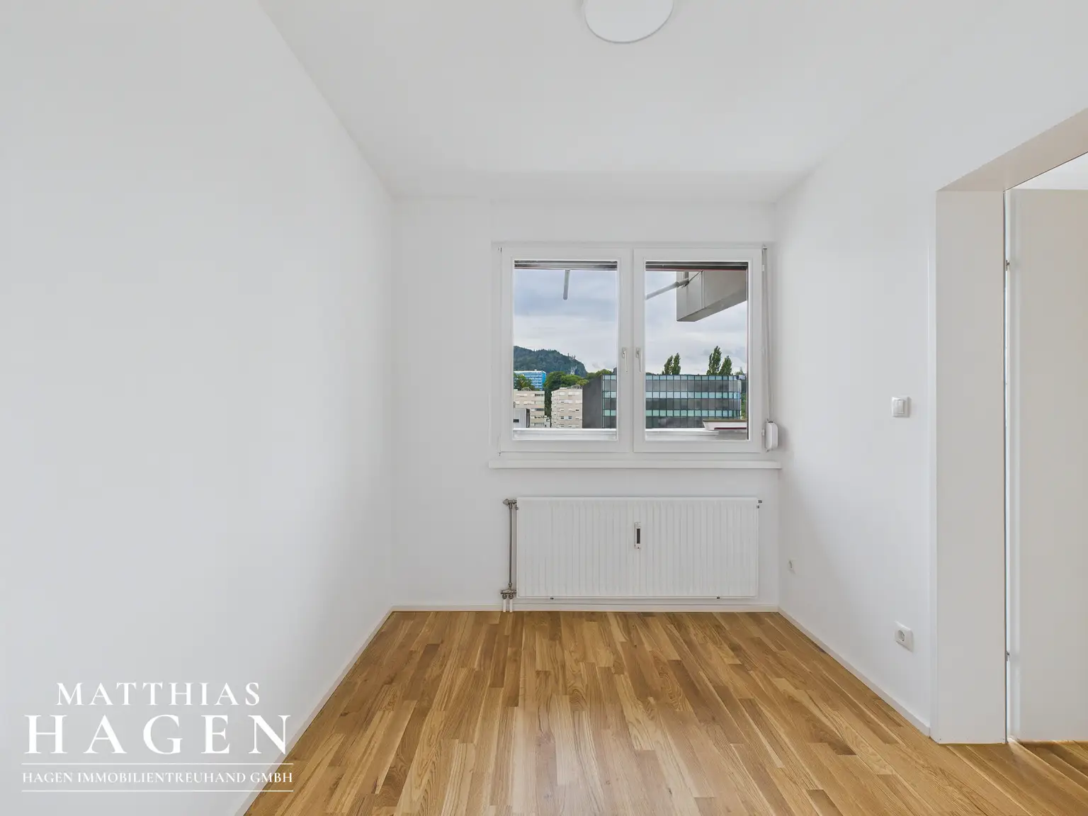 Neu renoviert - perfekte Infrastruktur - 2 Zimmer Wohnung