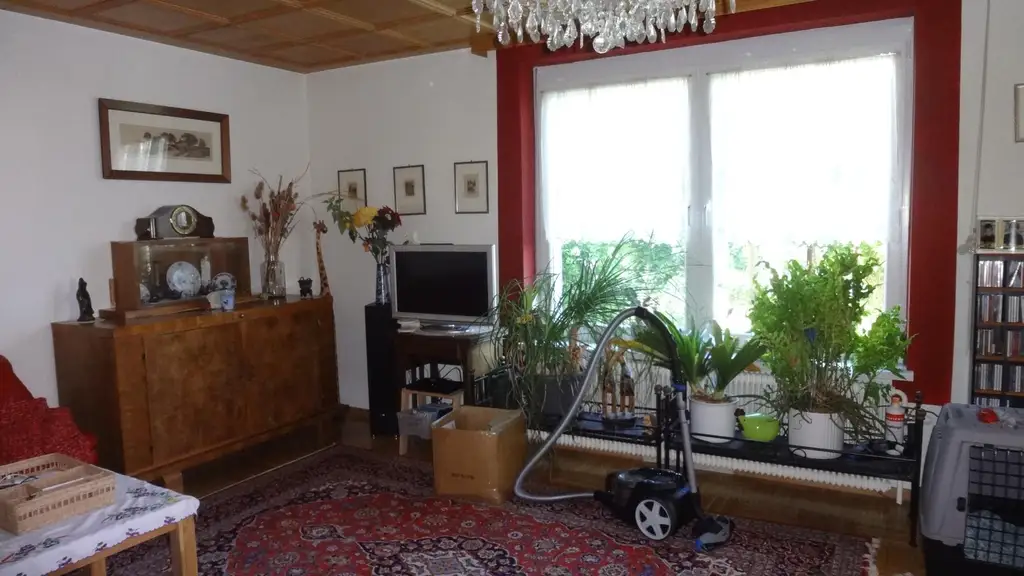 Einfamilienhaus mit vielen Zimmern in ruhiger Lage !