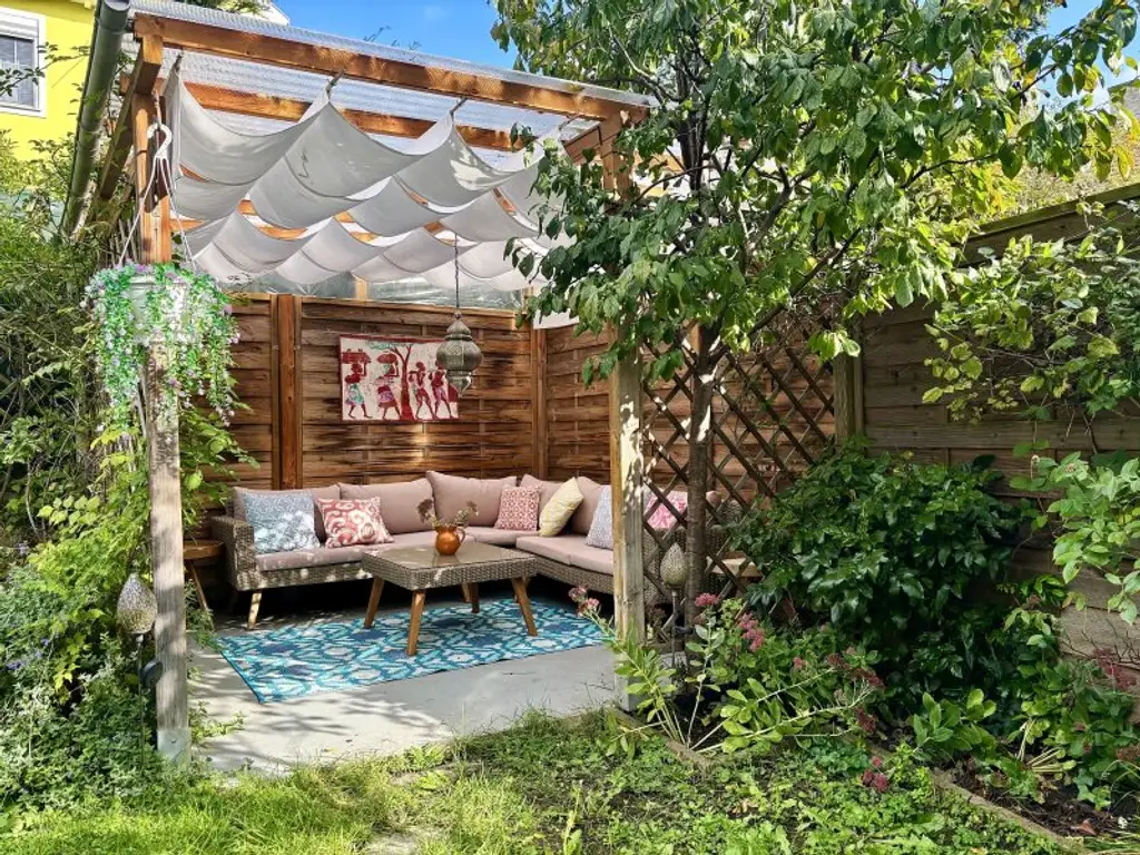 GARTENPARADIES MIT EINFAMILIENHAUS-FLAIR!