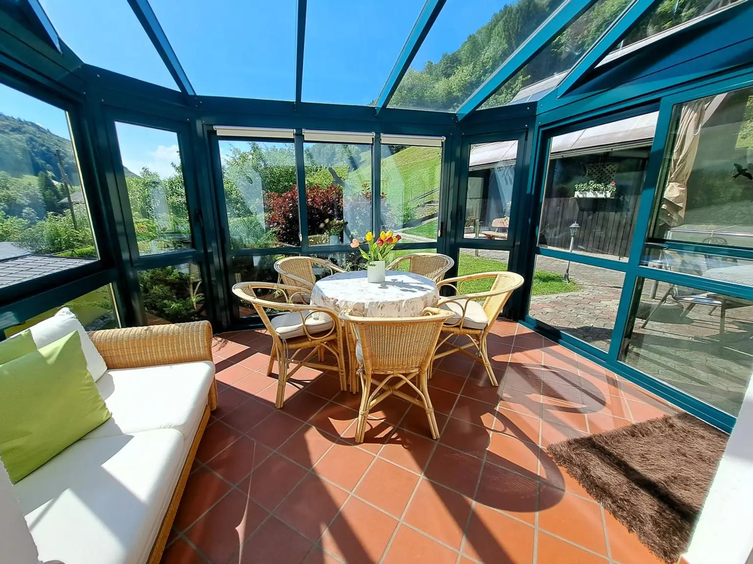 OG-Wohnung - Wintergarten nach W ausgerichtet