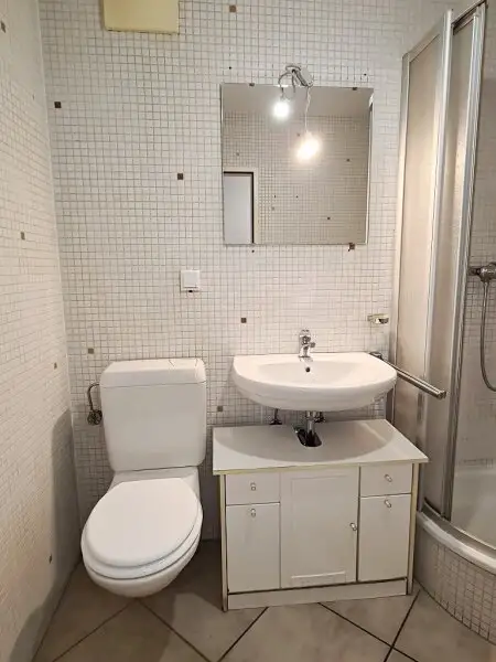 BUCHENGASSE, U1-NÄHE, 57 m2 Neubau mit 10 m2 Terrasse, 2 Zimmer, Komplettküche, Wannenbad, Parketten, 1. Liftstock