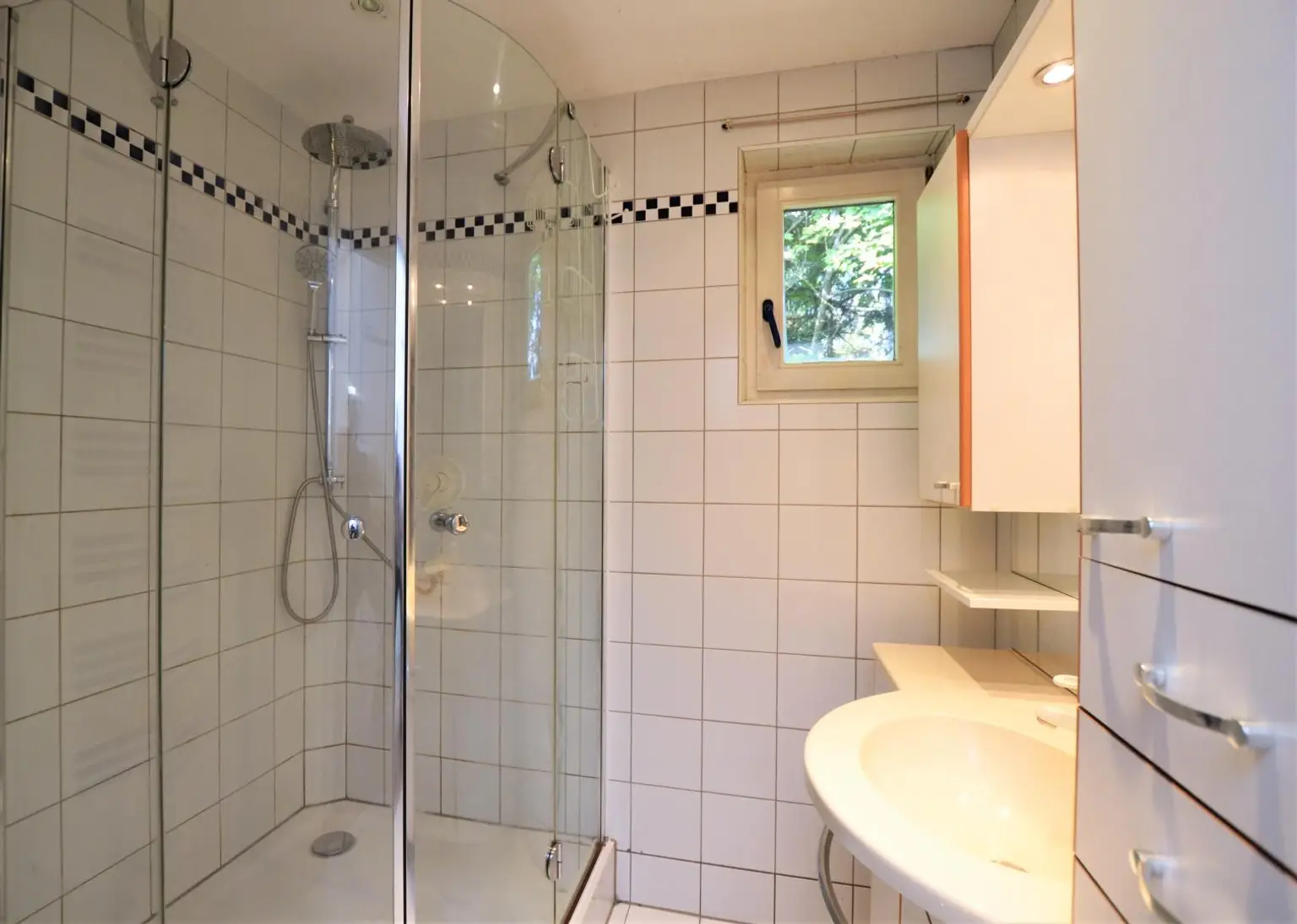 Großzügige 2-Zimmer-Wohnung mit Loggia in Grünruhelage