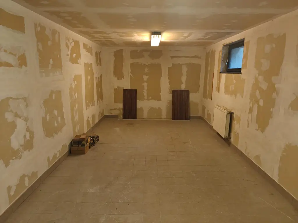 ca. 160m² NFL | Einfamilienhaus im Grünen | große Garage & Keller | Renovierungsbedarf