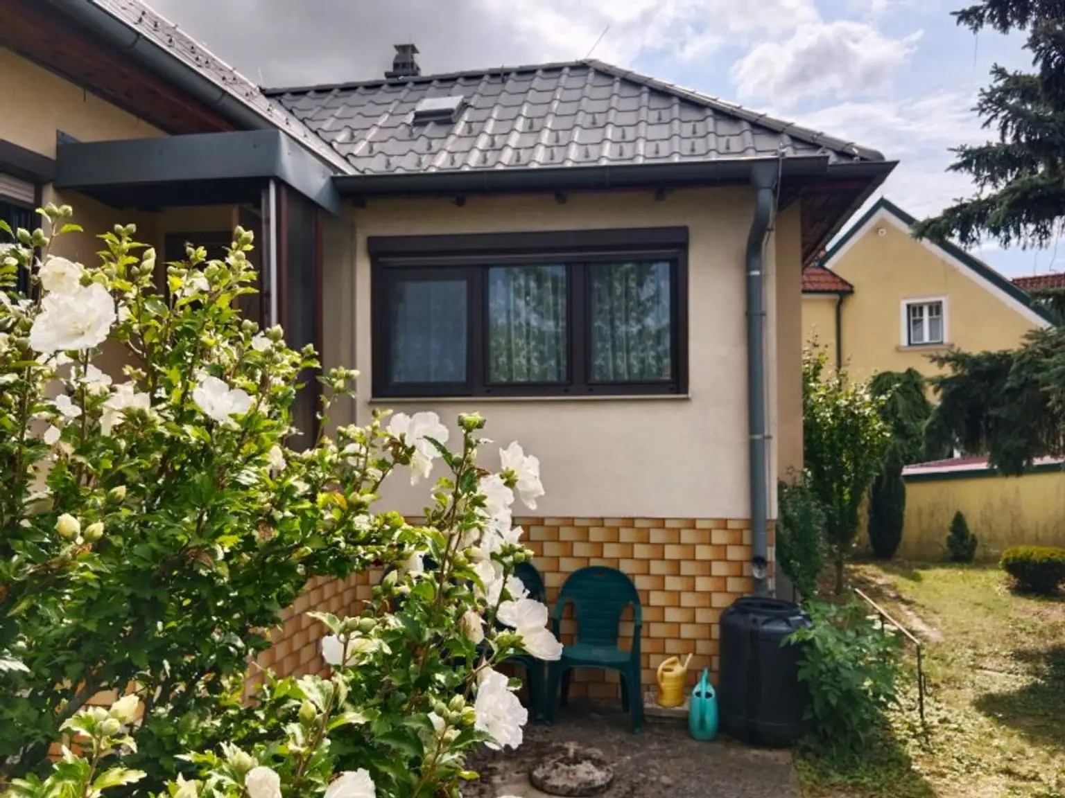 ***Das Mini-Haus mit einer Fläche von etwa 72 m² bietet ausreichend Platz für eine kleine Familie***