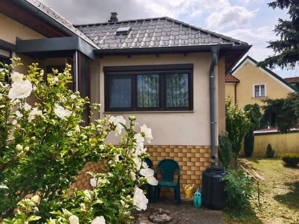 ***Das Mini-Haus mit einer Fläche von etwa 72 m² bietet ausreichend Platz für eine kleine Familie***