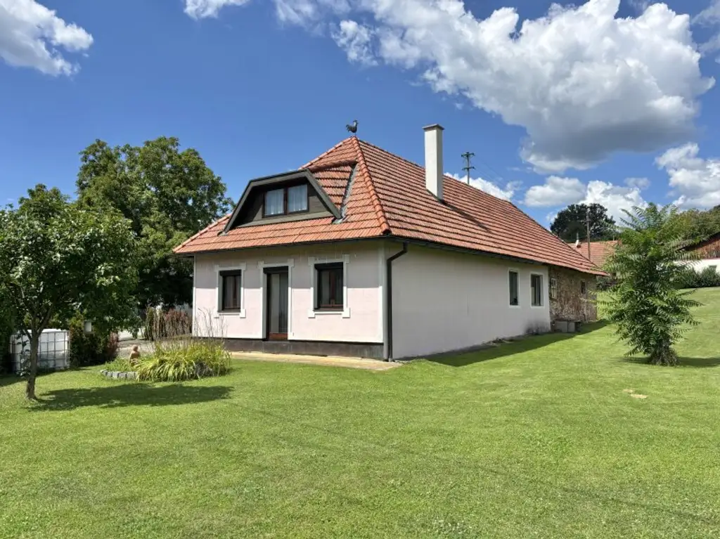 ** GARTENTAGE ** ren.bed. Landhaus mit bezauberndem Grundstück !! Ca. 7.200m 2 Wald inklusive !!