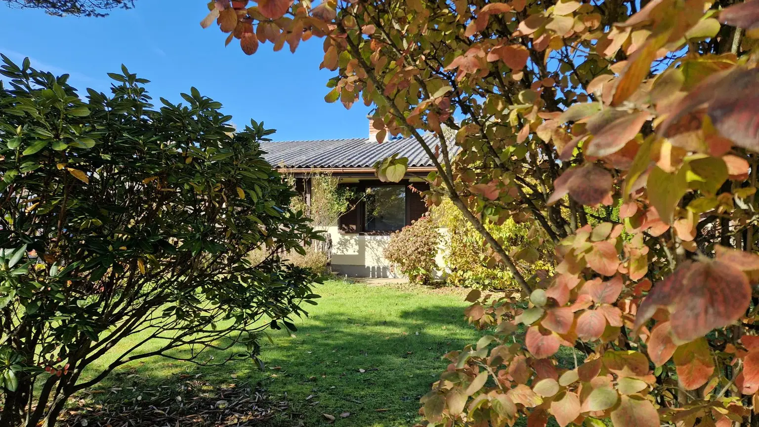 Rohdiamant - Ferienhaus mit großem Grundstück in beliebter Thermen & Golfregion