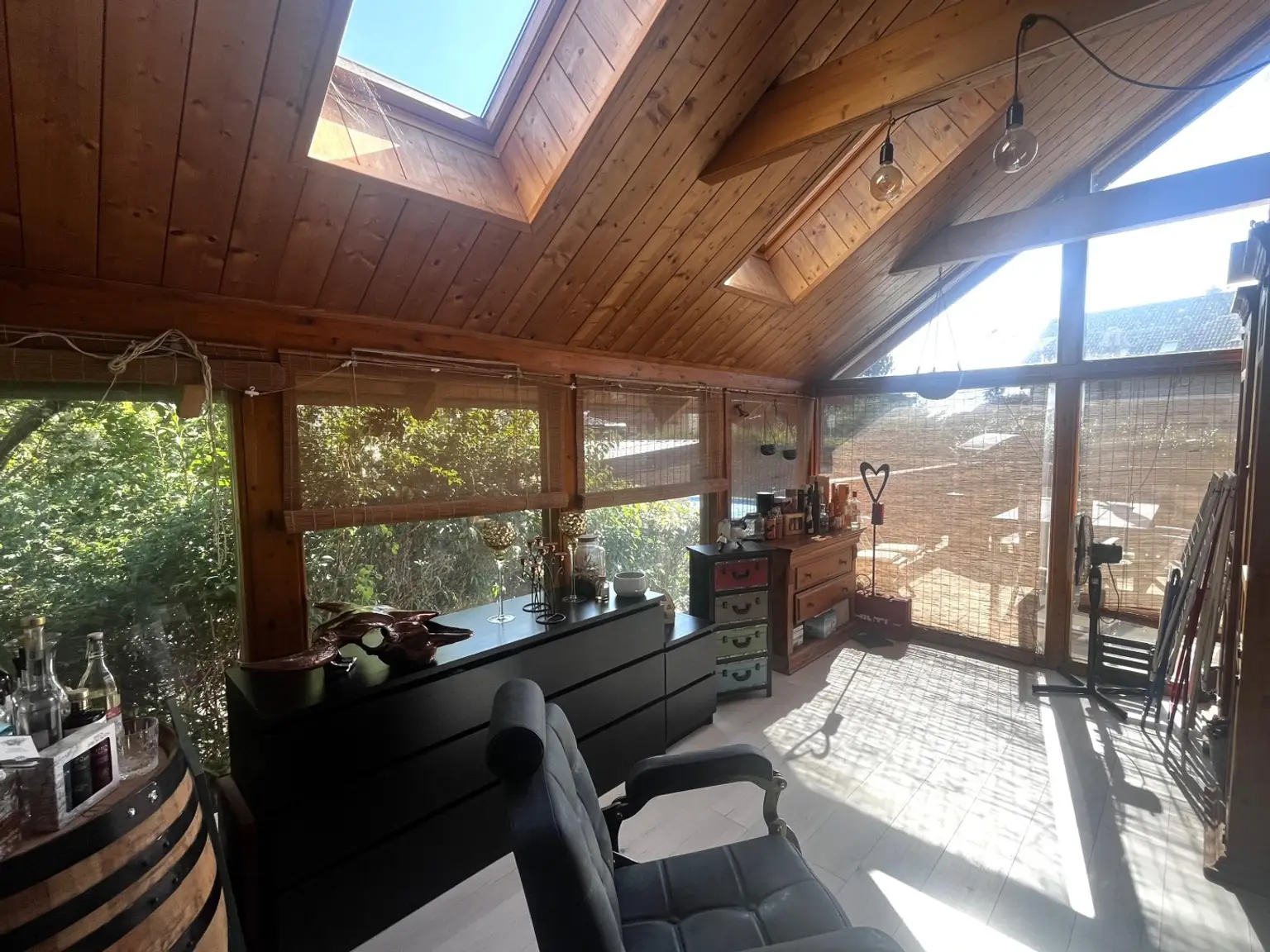 "Solides, Charmantes Haus mit Garten und Pool"