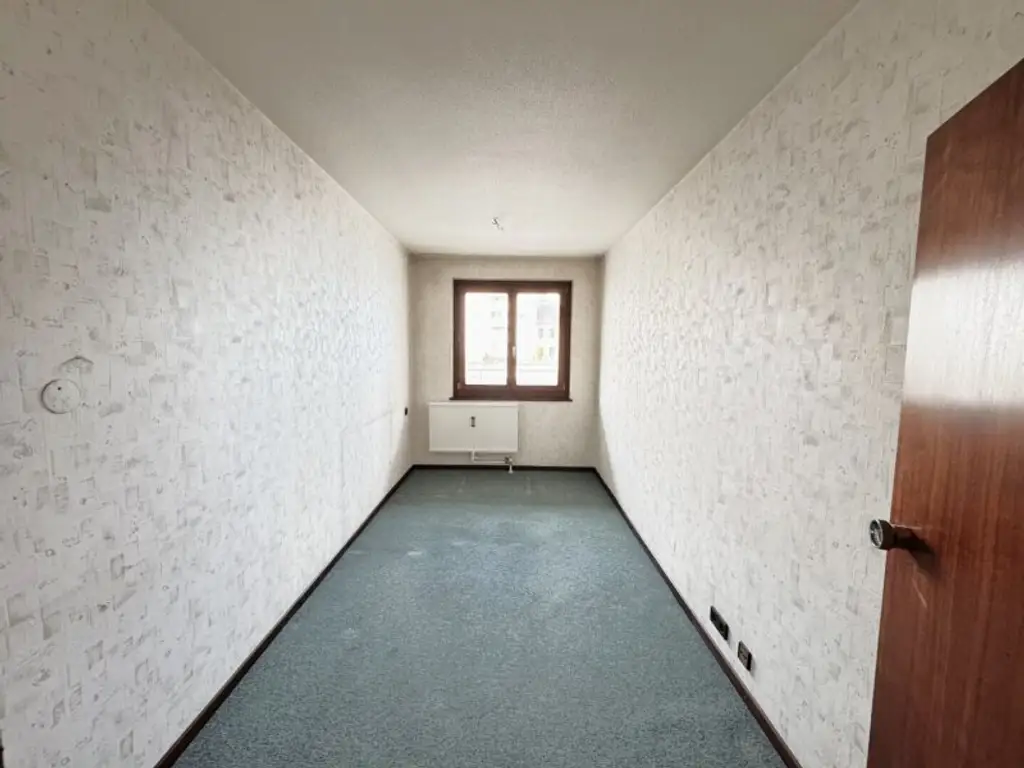 U6-Dresdner Straße : 3 Zimmer mit Loggia in Hofruhelage