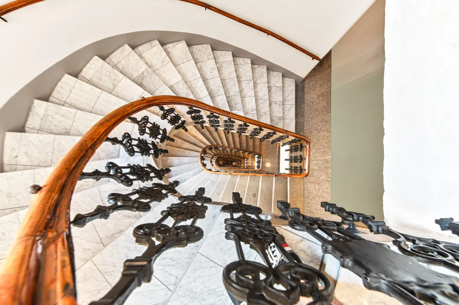 Exklusives Penthouse mit Dachgarten und Karlskirchenblick in Bestlage des 4. Wiener Gemeindebezirks