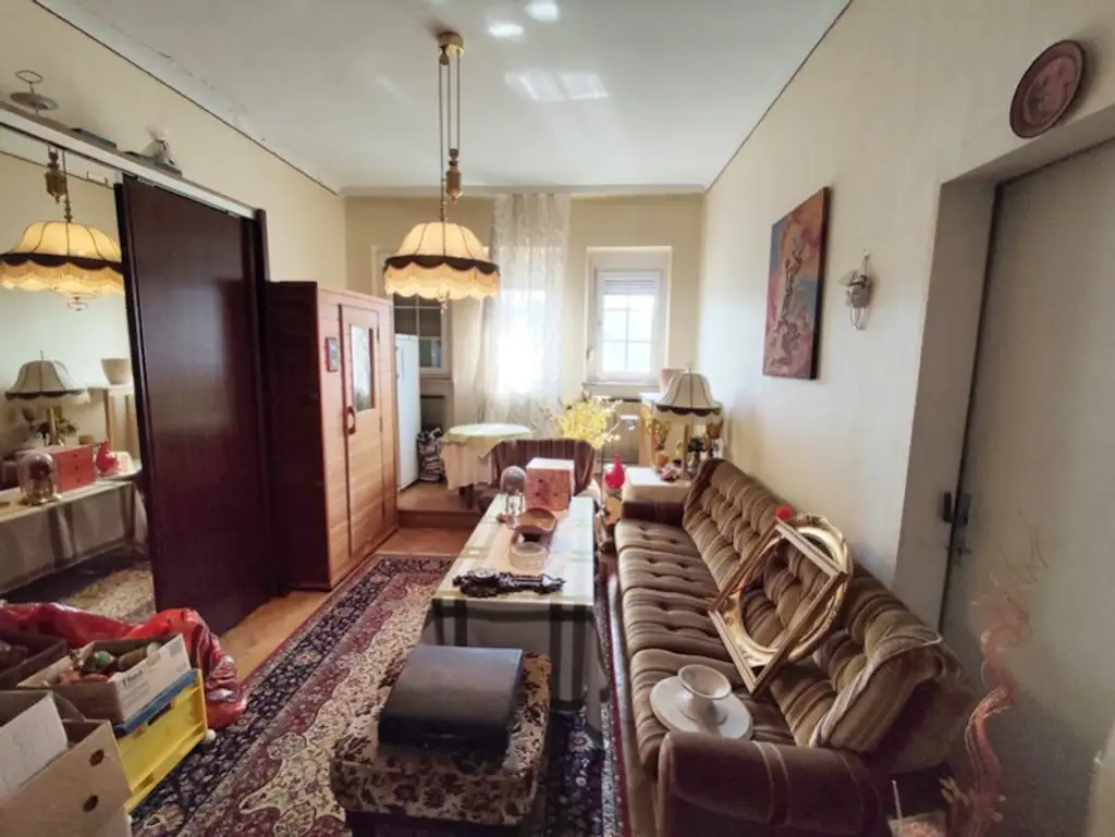 Einfamilienhaus auf großem Grundstück in Siegendorf! Teilweise Sanierungsbedarf!