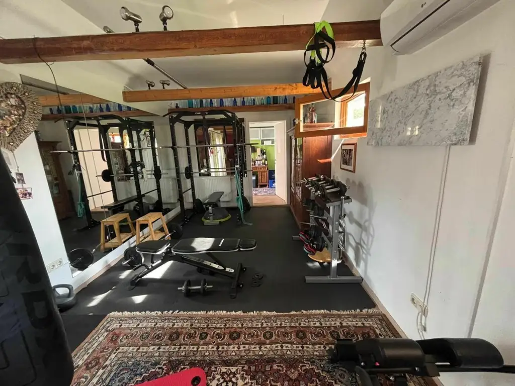 **RARITÄT**Einzigartiges Haus in BESTLAGE in unmittelbarer Nähe zur Therme**parkähnlicher Garten**Wintergarten**Nebengebäude mit Fitness**uvm ...!**