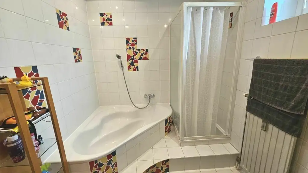 **Barrierrefreie & großzügige Wohnung** sonnige Loggia mit Grünblick** Carport**