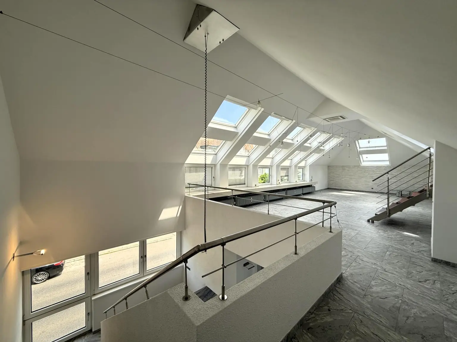 Modernes Atelier, Loft, Dachterrasse im Neunzehnten // Modern Studio, loft, roof terrace in the nineteenth //